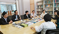 The delegation led by Prof. Wang Deyao (3rd from left), Director of  Fudan University Press meets with representatives of Chinese University Press